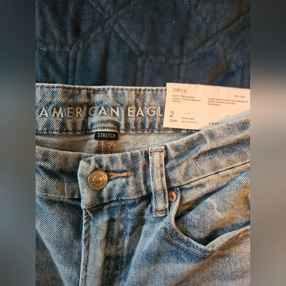 NWT American Eagle Curvy Sz 2 Distressed Light Blue 90s Straight Leg Jeans - Picture 4 of 5